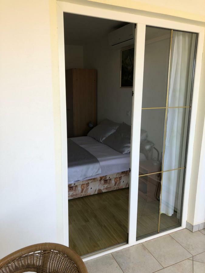 Apartmani Gabi Cesarica Kültér fotó