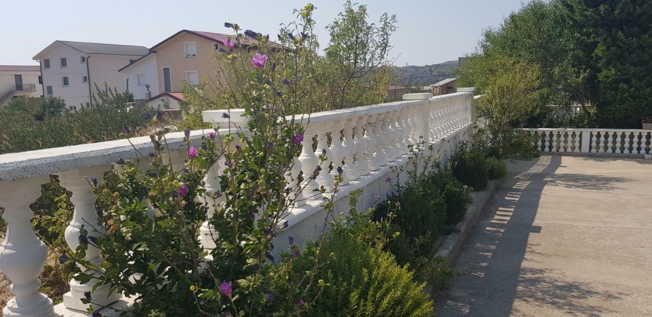 Apartmani Gabi Cesarica Kültér fotó